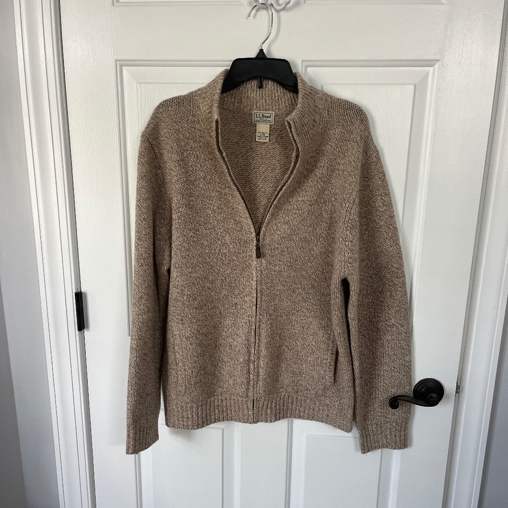 LLBean size large Lambs wool full zip sweater with pockets, gently used